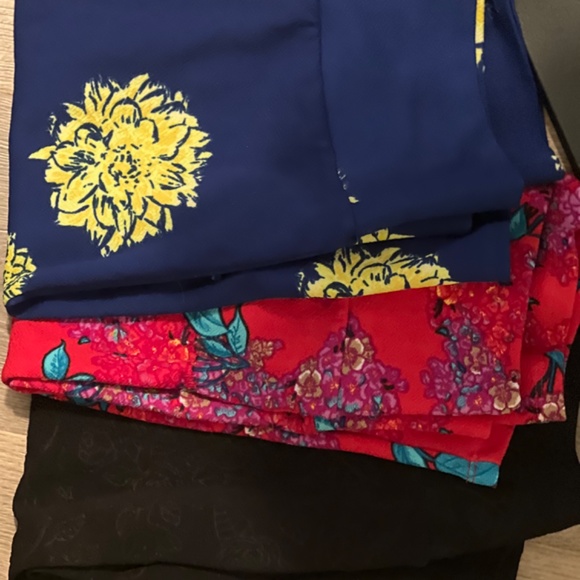 Lula Roe - Picture 2 of 5